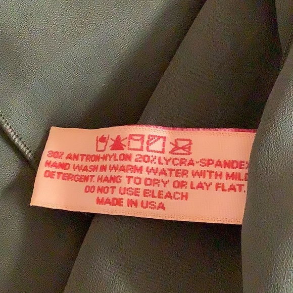 Zuliana Size Small Olive Ruffle Tie Skirt. Made in USA. New With Tags - Picture 5 of 5